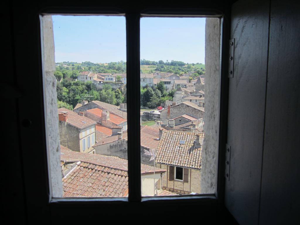 Chambre D'Hotes La Tour De Brazalem Nérac Zimmer foto